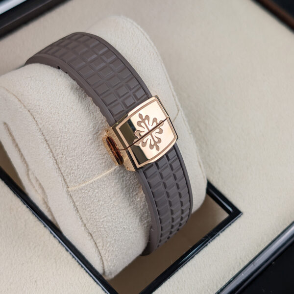 Patek Philippe Aquanaut 5268/200R-010 Rose Gold Diamond Bezel - Image 6